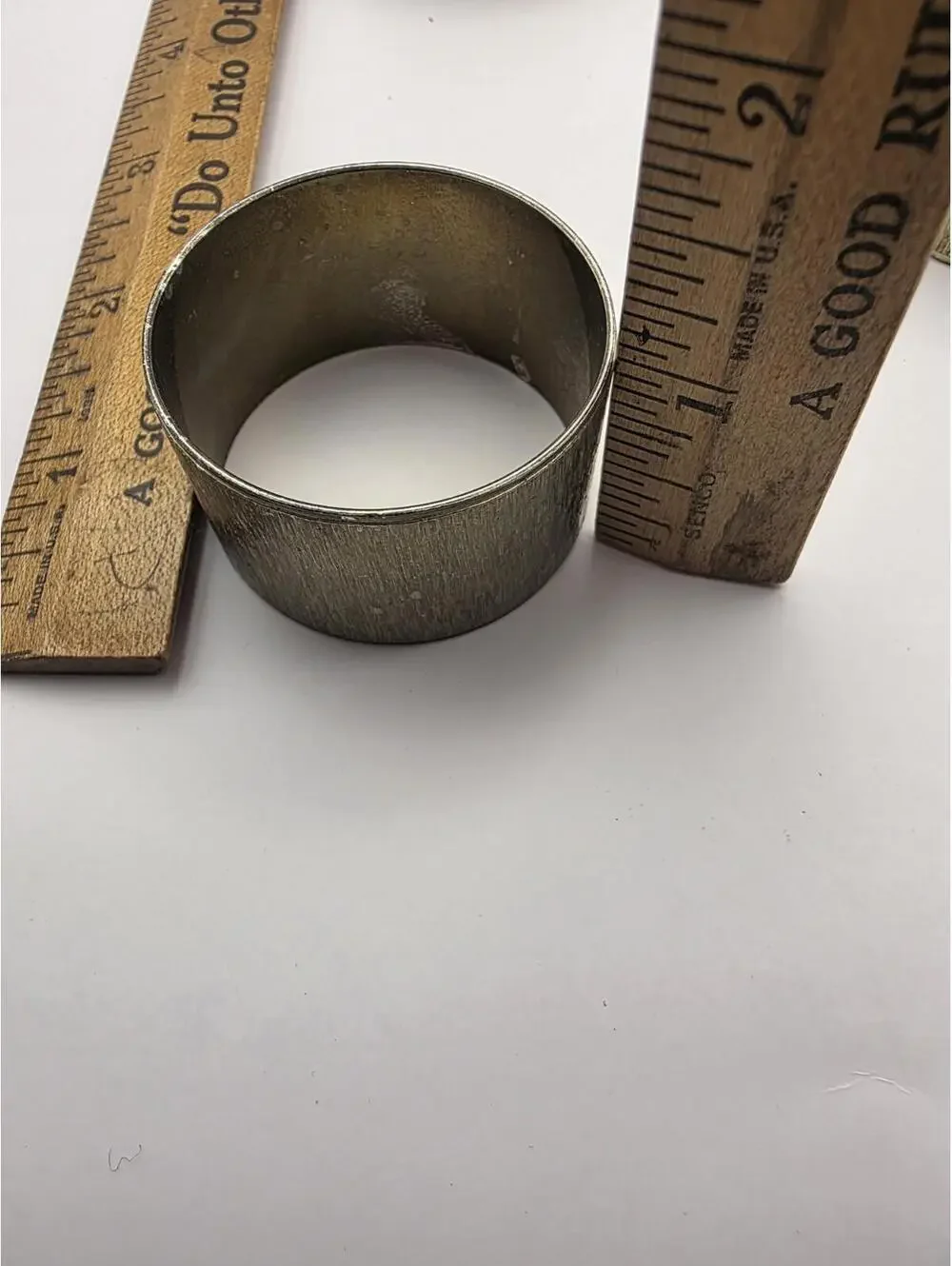 Vintage Audrey Brass Brushed Textured Patina Tone Napkin Rings Set Of 6 Matching